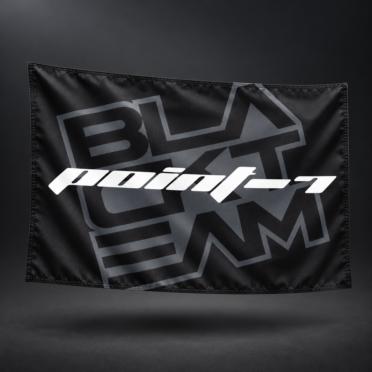Bandiera nera Point-7 in studio-3 Point-7 Flag - Image 1
